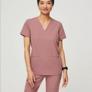 NWT- Figs Mineal Mauve Scrub Set SIZE M